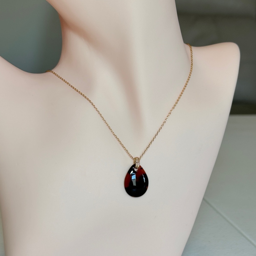 Gold and Black Teardrop Pendant Necklace